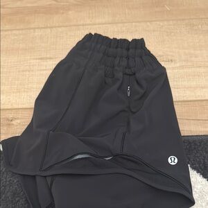 Black Lululemon Hotty hots